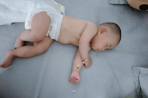 孝义宝宝积食发烧怎么处理
